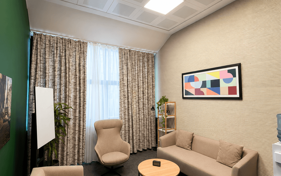 5-seat Catalyst meeting room